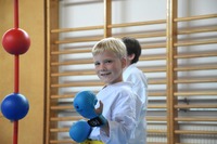 Glückliche Karate-Kids