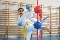 Glückliche Karate-Kids