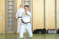 Ein Meilenstein auf dem Karate-Weg – Jakob Pachtrog besteht die Prüfung zum 1. Dan