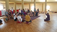 Meditation in der Friedens-Stupa in Grafenwörth